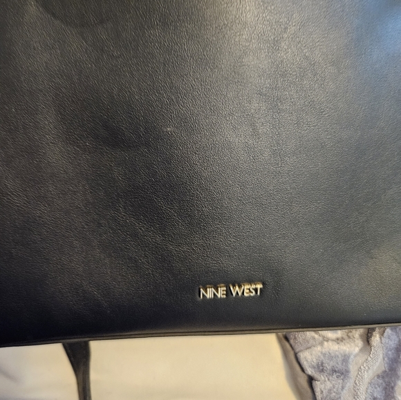 Used Nine West Cross Body Bag - Picture 13 of 16